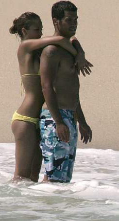 Jessica Alba sur la plage